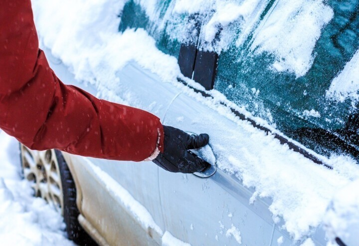 Autotür zugefroren - so beheben Sie das Problem
