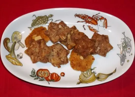 Fruchtige Plätzchen in Sternform bringen Abwechslung auf deinen Plätzchenteller – saftig, nussig und perfekt zum Nachbacken.