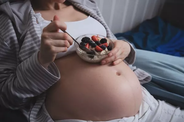 Hat eine Mutter bestimmte Vorlieben in der Schwangerschaft, so ist es gut möglich, dass sich diese auf das Kind übertragen.