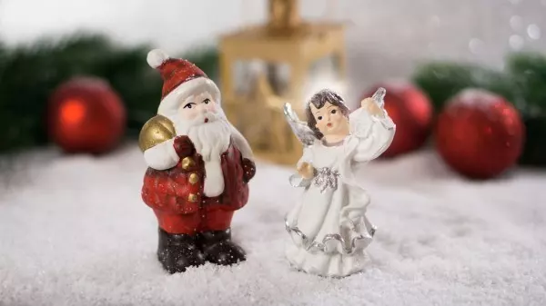 Ein echtes Dreamteam sind Christkind und Weihnachtsmann. Kein Wunder: Sind sie doch seit Jahrhunderten unterwegs und verschmelzen in sich wunderschöne Traditionen.