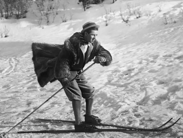 Spaß am Wintersport hatten die Menschen früher schon. Ich verlasse mich allerdings lieber auf meine Carving-Ski als auf 2 Meter lange Holzlatten. 