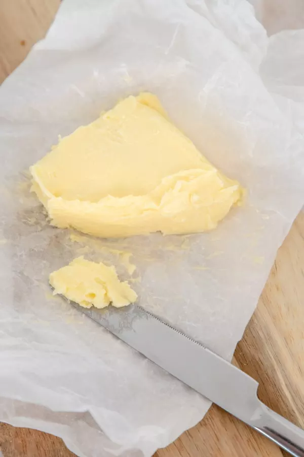 Die selbstgemachte Butter ist schnell gemacht und schmeckt einfach fantastisch.