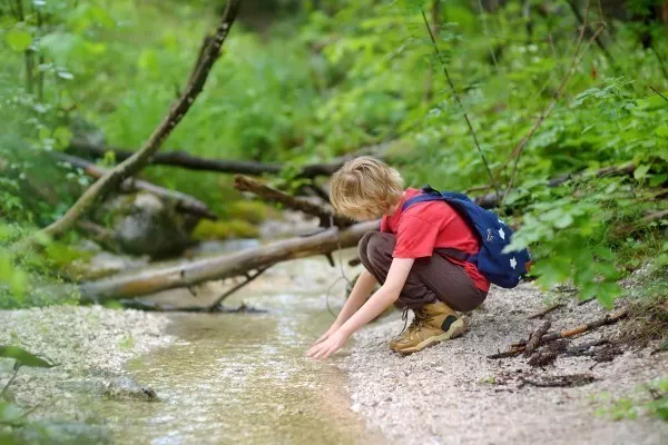 Sprudel kommt nicht nur aus der Flasche, auch die Natur kann Wasser zum Blubbern bringen.