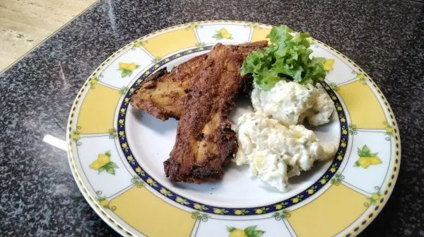 Sieht dieser Schweinebauch nicht hervorragend aus? Ein wahrer Gaumenschmaus – knusprig und zart.