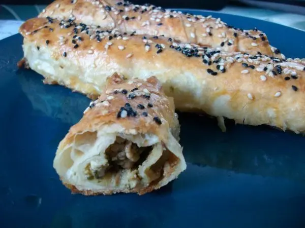 Na? Bekommt ihr schon Hunger? So lecker wie es ausschaut, hat es dann auch geschmeckt. Ich bin zufrieden mit meinem ersten Börek.