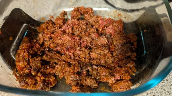 So sieht es nach 10 Minuten garen aus. Jetzt kommen noch die restlichen Zutaten hinein. So sieht es nach 10 Minuten garen aus. Jetzt kommen noch die restlichen Zutaten hinein.