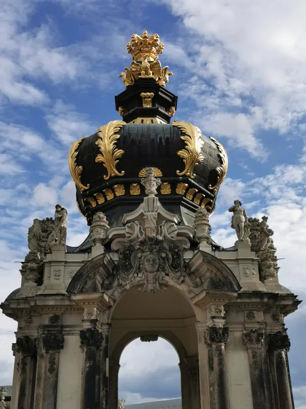 Reisen in Deutschland lohnt sich allemal. Der Stil der Bauweise in Dresden ist einfach pomp&ouml;s, sauber und wundersch&ouml;n.