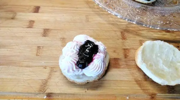 Mit Hilfe von Dr. Oetker kann man wunderbare Cremes herstellen. Nat&uuml;rlich verfeinere ich diese nach meinem Geschmack.