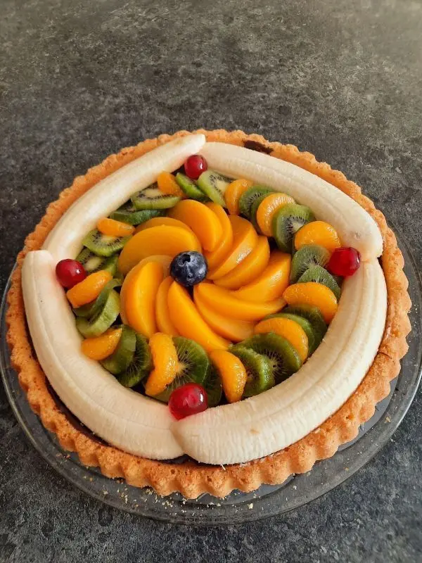 Aus dieser Ansicht kann man die verschiedenen Fr&uuml;chte sehen, die auf der Obsttorte Platz finden.