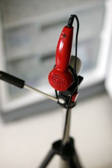 Gefrierfach abtauen mit Fön auf Stativ