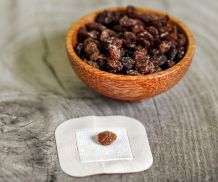 Aufgeriebene Füße mit einer Rosine behandeln