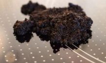 So wird das Glaskeramikfeld wieder sauber mit Kaffeeprütt