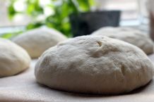 Pizzateig & Hefeteig - Schnell, einfach, & ohne Gehzeit