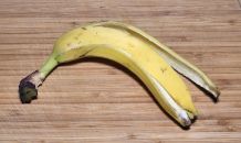 Topfrosen ohne Ungeziefer mit Bananenschalen