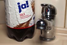 Armaturen blitzblank mit Cola