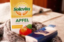 Heißer naturtrüber Apfelsaft bei Erkältung mit Halsschmerzen