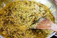 Reis mit Champignons und Curry-Sahne