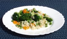 Schnelle, leichte vegane Paella (1 große Portion)