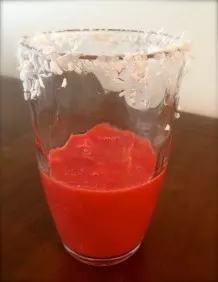 Erdbeer-Kokos-Buttermilch Drink