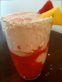 Erdbeer-Kokos-Buttermilch Drink