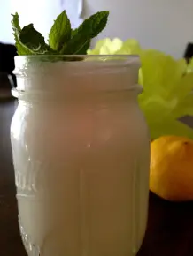 Zitronen-Buttermilch (Smoothie)