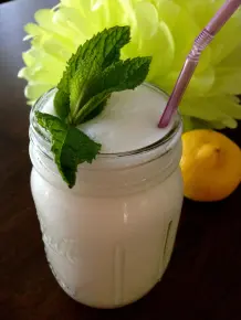 Zitronen-Buttermilch (Smoothie)