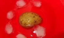 Kartoffeln einfacher schälen mit Eiswasser