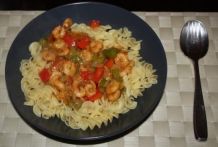 Nudeln mit "Schrimps Paprika Sellerie" Soße