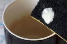 Scheuermilch gegen braun verfärbte Teetassen