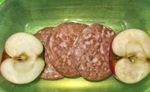 Lebkuchen bleibt frisch und weich mit einem Apfel