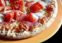 Pizzateig dünn ausrollen ohne Nudelholz