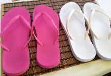 Flip-Flops mit Gardinenwaschmittel reinigen