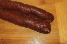 Pelle von Knackwurst / Mettwurst entfernen