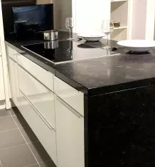 Küchenarbeitsplatten aus Stein reinigen