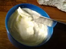 Kalt streichbares Butter-Streichfett - Kräuterbuttervariante