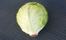 Einfaches Vorbereiten von Eisbergsalat