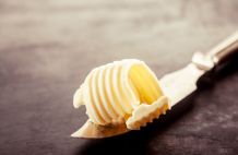Butter gegen Schmierflecken auf Kleidung