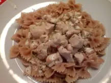 Hähnchengeschnetzeltes in Käse-Kräuter-Sahnesoße mit Vollkornnudeln