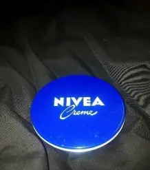 Nivea gegen trockene und brüchige Spitzen