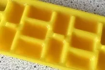 Eiswürfel aus Zitronensaft