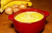 Exotische Bananen-Zwiebel-Suppe