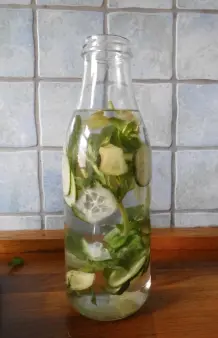 "Schlankwasser" zur Unterstützung einer Diät