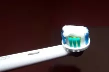 Zähne putzen gegen Hunger auf Süßes