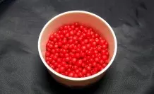 Fruchtsäurepeeling selbstgemacht mit roten Johannisbeeren
