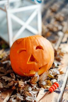 Leuchtender und wärmender Kürbis für den Herbst