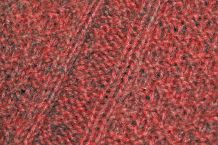 Kratzender Wollpullover