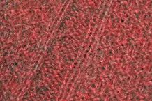 Kratzender Wollpullover