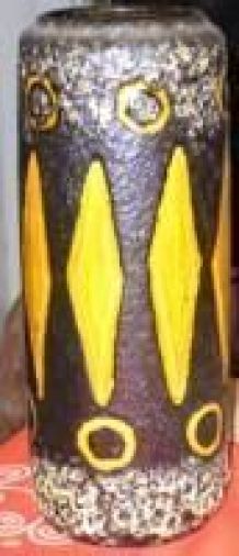 Eine uralte Blumenvase in eine neue modische verwandeln