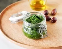 Pesto hält länger mit Olivenöl