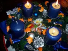 Adventsdeko aus Mandarinenschalen